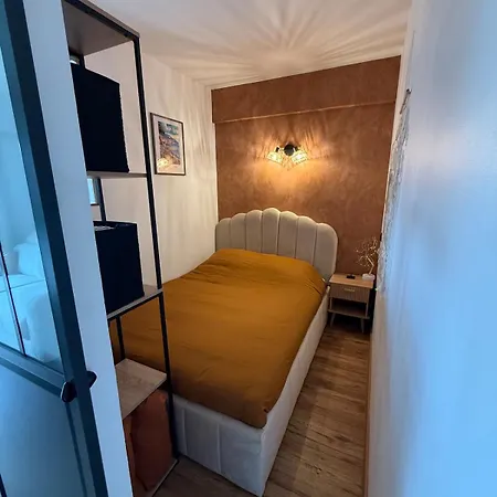 Cozy In Cannes